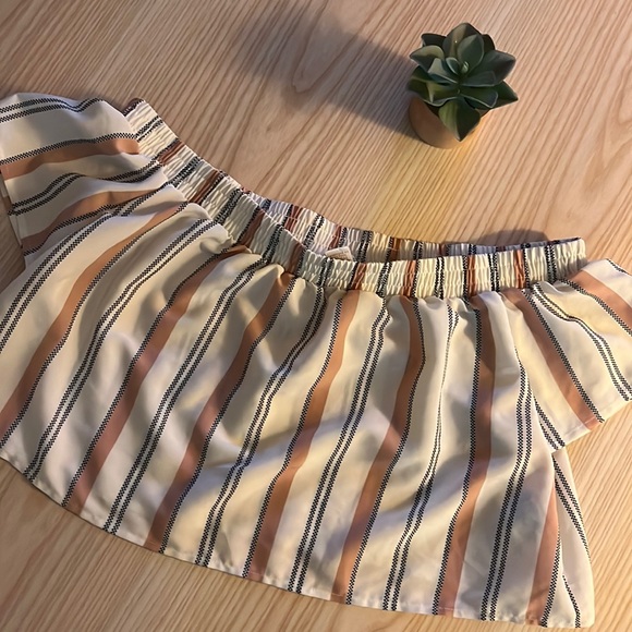 Forever 21 Tops - Forever 21 Off the Shoulder Crop Top